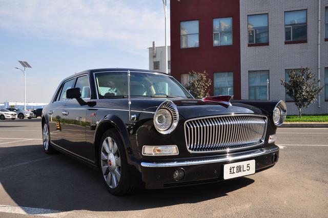 小号版"红旗l5"长城潮派概念车北京车展亮相