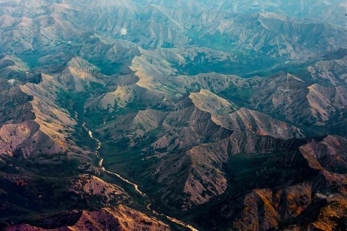  p>乌拉尔山脉(the urals)是 a href="#" data-lemmaid="125568">