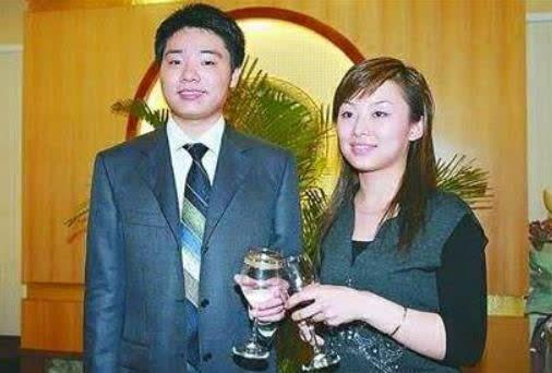 身价过亿丁俊晖,曾花数千万购置房产,富二代妻子颜值不输潘晓婷