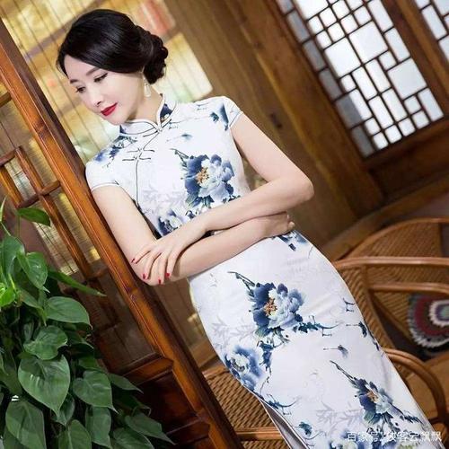典雅的旗袍服饰