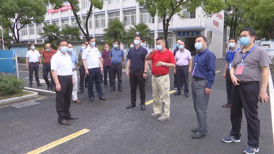 赵利洪刘润长检查高考备考工作-武汉市新洲区人民政府