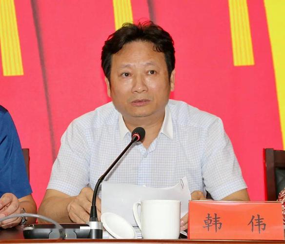 韩伟部署工作▲董醇兵通报全市脱贫攻坚整改成效复核情况会上,礼林