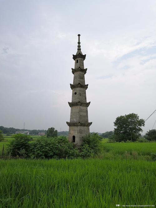 湘阴县袁家铺镇中塅村惜字塔,此塔较小,风格也与界头铺的文星塔类似