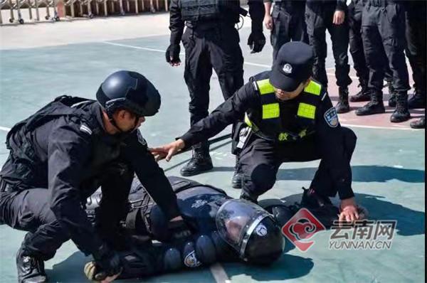 提升应急反应能力昆明呈贡巡特警开展实训练兵
