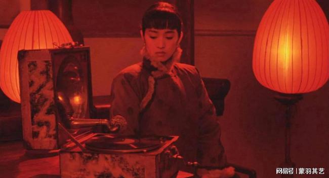 大红灯笼高高挂里面暗藏着中国人最为隐秘的欲望