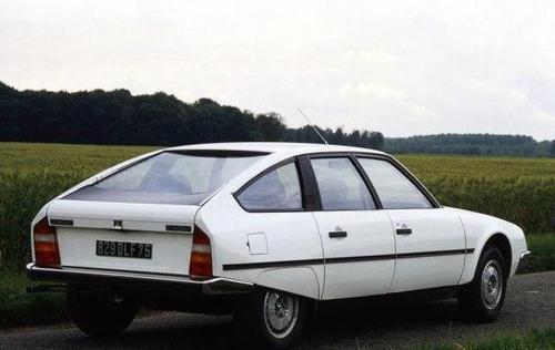 它是80年代漂亮的没法比的进口轿车,带有底盘升降_搜狐汽车_搜狐网