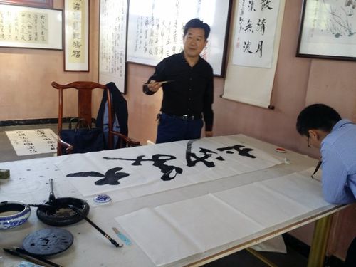 滕州市教育书法家协会走进龙阳镇李家沙土文史馆之二