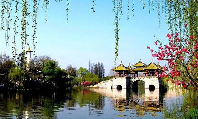 扬州著名的十大旅游景点瘦西湖有园林之盛甲于天下的说法