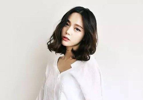 37岁的女人梳什么样的发型更合适 显气质还减龄成熟发型原该如此
