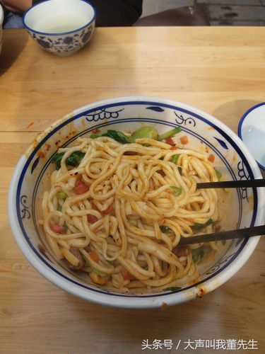 西安北郊很远的地方,14元吃一碗叫削筋面的面,你懂吗