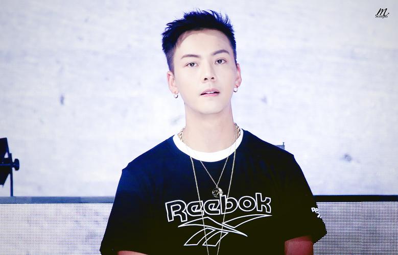 2000 x 1283 px (图源: 微博 @scorpio-w陈伟霆星座站 weibo