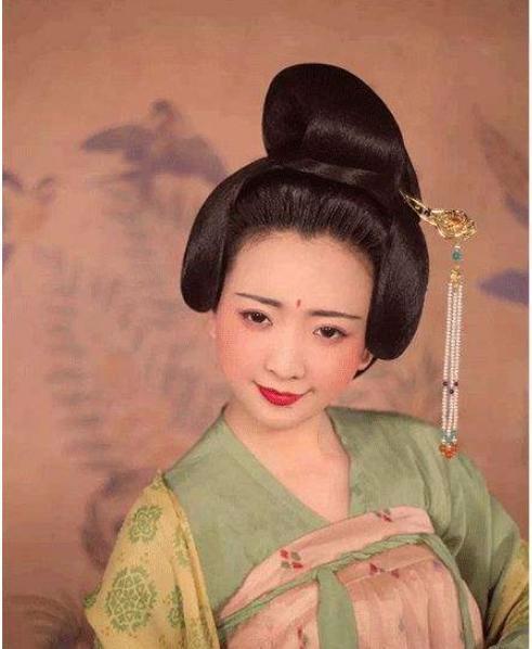 "小孩"墓里的诅咒和金枝玉叶的早夭_李静训