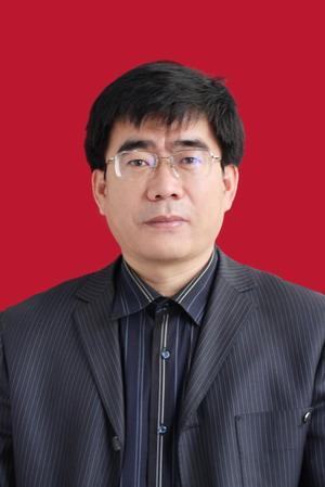 郑强,中学历史高级教师,日照市学科带头人,教学能手,日照实验高级
