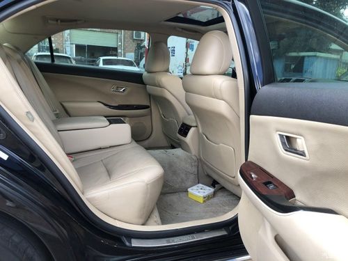 坐标深圳出台10年13代丰田皇冠25详细看帖子