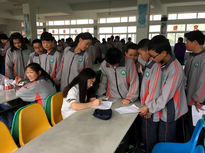 柘塘中学组织初一初二学生体检