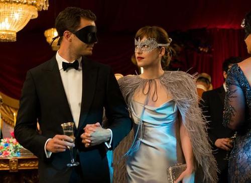 情人节票房大涨 《五十度黑》单日收1100万美元