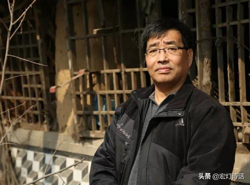 头条诗人56期 |河北诗人韩文戈,我们的神又小又土 离我们近