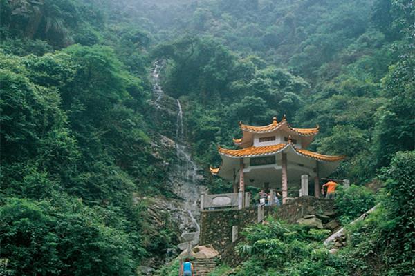 太和古洞以其优美的山水环境和独有的古洞,幽谷,奇石,崖刻等洞观文化