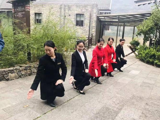 热烈祝贺恩施女儿寨酒店参加"鄂旅投杯"首届服务业技能大赛中工装礼仪