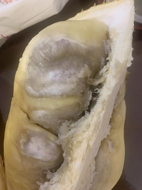 反馈永辉超市的榴莲是坏的并且超市客服态度非常恶劣