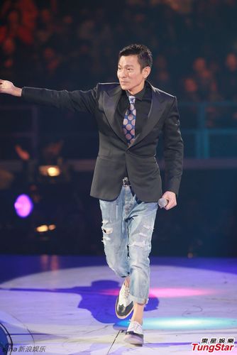 组图:刘德华七分裤被侃拮据 告白称生活幸福_高清图集