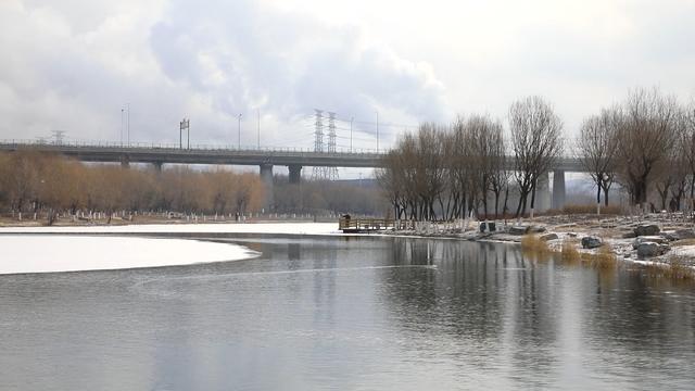 永定河银装素裹市民尽享雪日欢乐