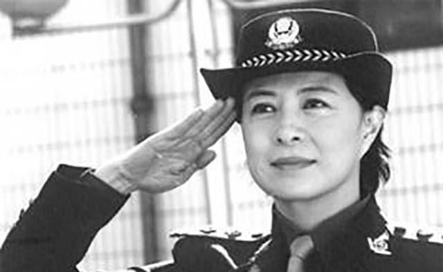 2004年任长霞牺牲丈夫4年后也去世唯一的儿子现状如何