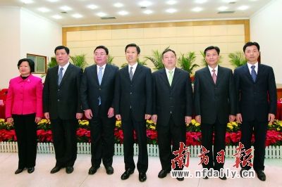 葛长伟当选人大常委会主任,江凌当选市长