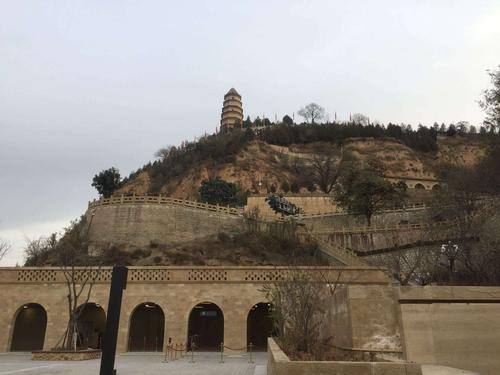 延安宝塔山 窑洞