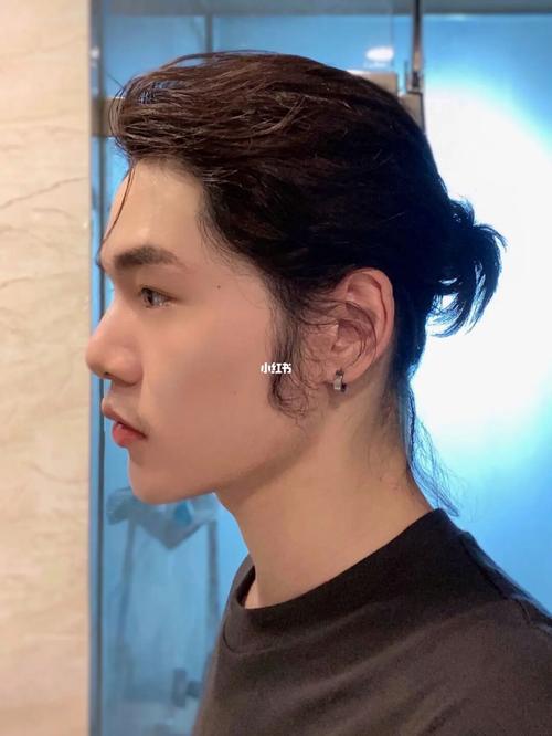 长发男生_长发_生日_浪漫_男生留长发_潮流_潮流发型