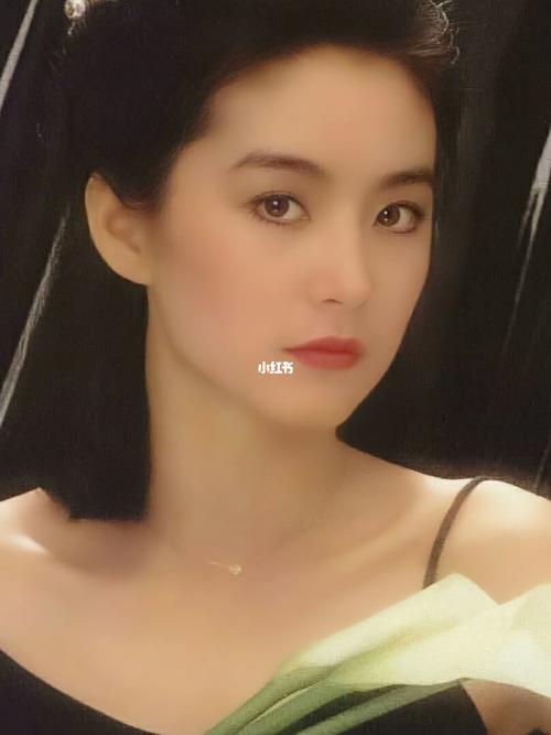 如何冷静地分析林青霞的俊俏长相?_脸型_穿搭_女明星