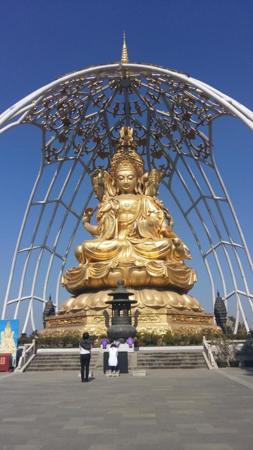 大华兴寺四面观音头像图片