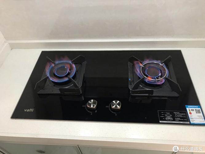 别怕厨电销售瞎忽悠百万房子看厨房装修风格我选华帝vatti燃气灶具烟
