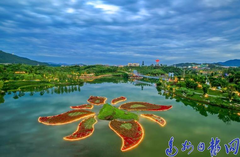 一幅莲花湖,美哉,妙哉…… □王梦 文/图      来源:达州日报网