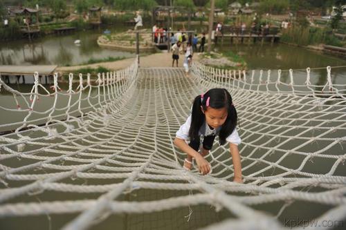 上海厂家加工定做景区异型攀爬网批发