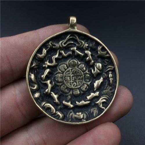 精工做旧西藏护身牌九宫八卦牌护身符佛珠吊坠背云少见朝天吼型