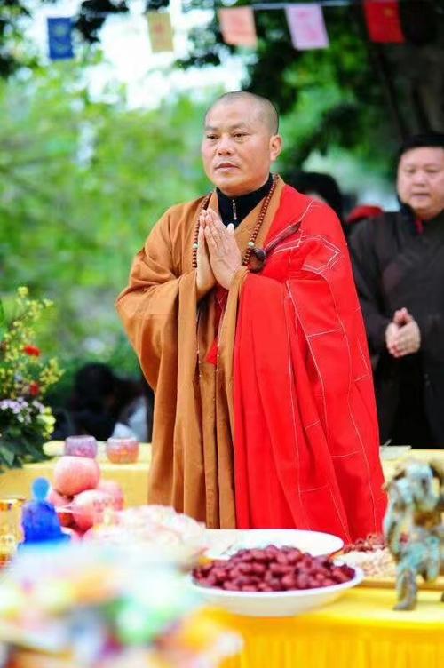 其它 感恩师父 写美篇 并不是每一位出家法师,都愿意广收弟子的,有