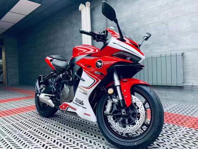 国产也有仿赛机车了qjmotor赛600表现力究竟如何