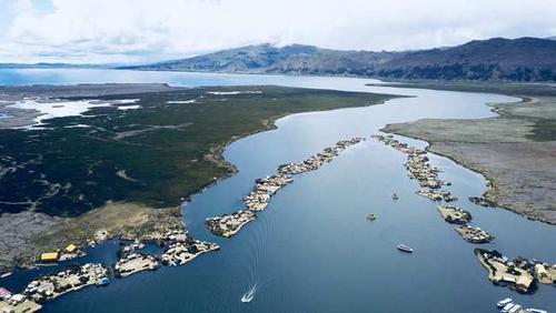 的的喀喀湖是世界海拔最高的大型淡水湖也是南美洲第三大湖泊