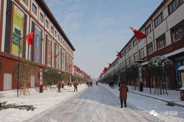 临颍老乡拍摄临颍县鼓楼雪后景色,鼓楼就是这么美!