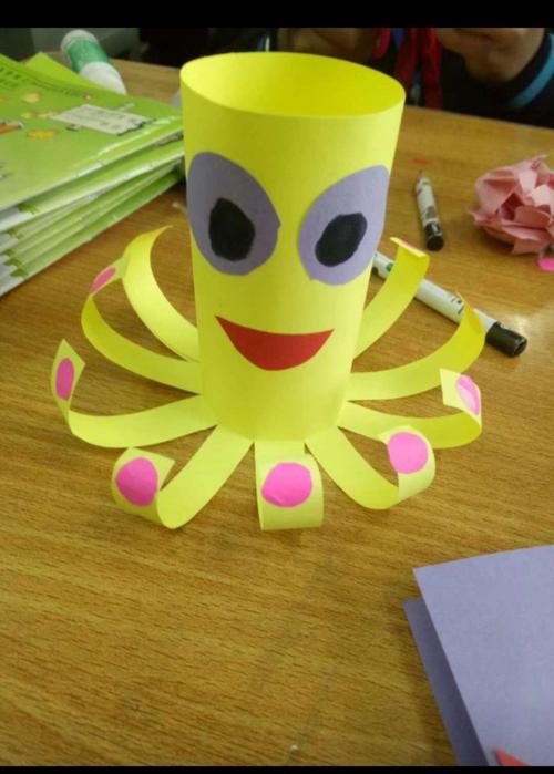 一纸一折一世界— —汉城国际学校小学部二年级手工社团的温馨日常