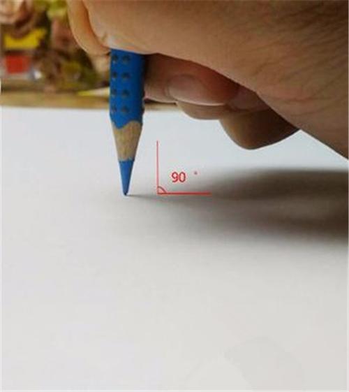 彩铅绘画工具及握笔姿势-露西学画画