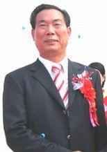 汕头潮阳海门镇人,澳大利亚大明国际有限公司董事长,澳大利亚潮州商会