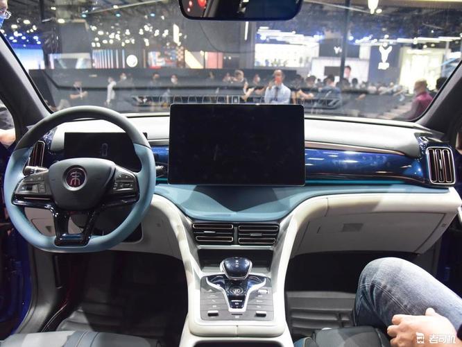 内饰最新设计语言2022款比亚迪宋prodmi预售1358万起
