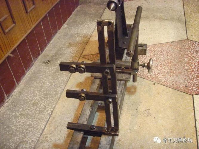 一机两用 用台钻设计的木工车床,但愿能为各位木友一