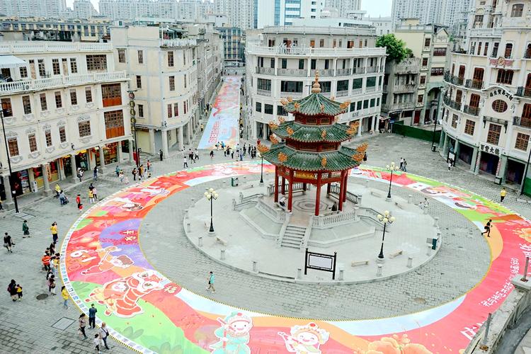 百米长卷现身小公园600幅儿童画作绘就魅力汕头