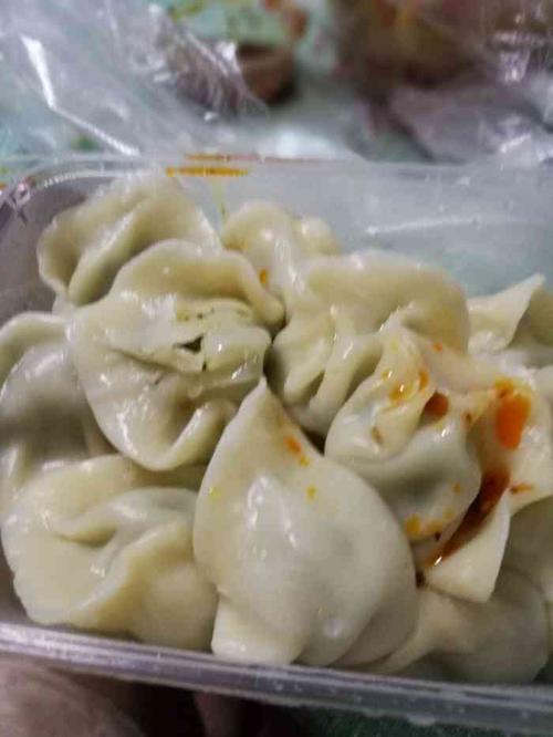 打分 这家外卖才刚刚开始但实体店已经开了很多年了饺子是手工的味道