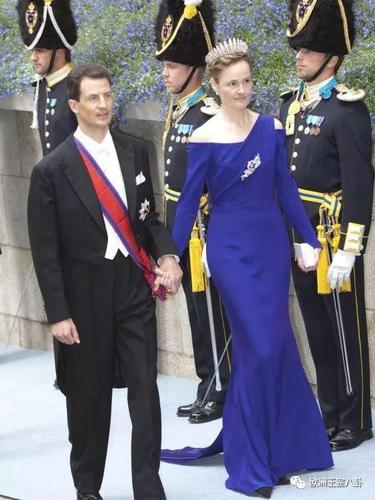 同样是去瑞典的婚礼,女票时期比王妃时期认真多了 比较惊喜的是列支敦