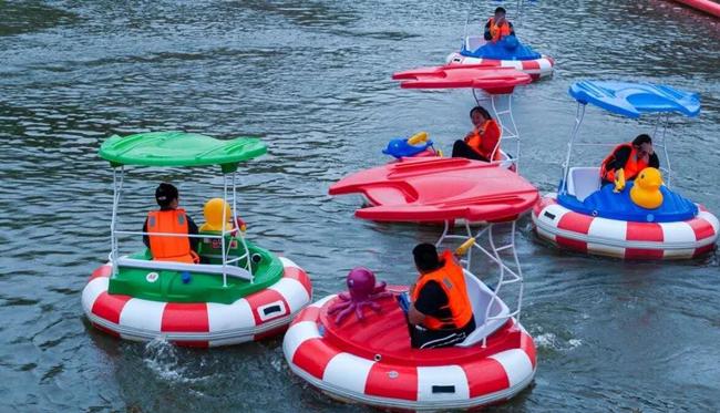 水上碰碰船多少钱一个