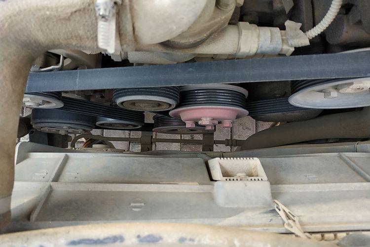                发动机外围皮带